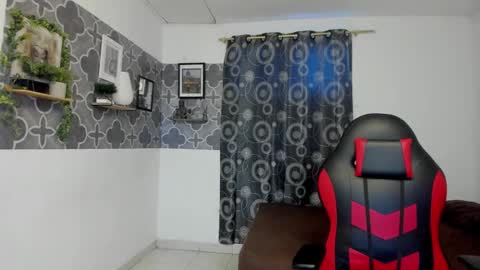 Snapshot of chriss_johnson chatting on 25, 10, 2025 chriss_johnson online show from 25, 10, 2025