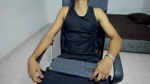 Snapshot of chriss_johnson chatting on 30, 11, 2025 chriss_johnson online show from 30, 11, 2025