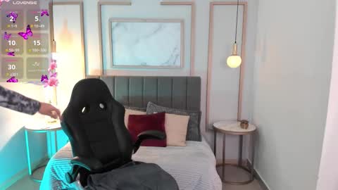 Hi Im Christina. . Dont forget to follow me to have me close to you   online show from 5, 1, 2026