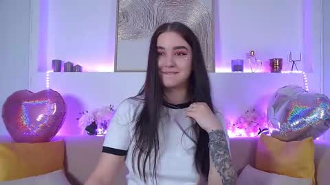 Christina online show from 13, 2, 2025