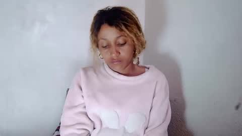 christine213 online show from 9, 2, 2025