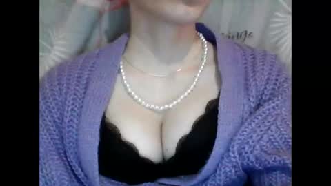 christine40211 online show from 26, 2, 2025