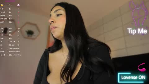 Christine  online show from 8, 10, 2025