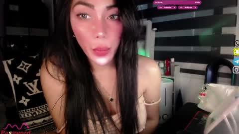 Snapshot of christinee_star chatting on 13, 11, 2025 christine online show from 13, 11, 2025