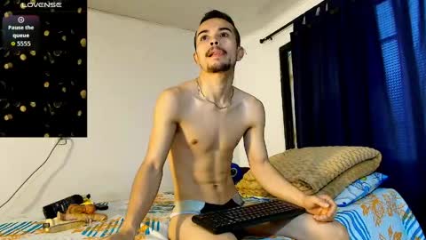 Snapshot of christopher__vans chatting on 4, 5, 2026 CHRISTOPHER online show from 4, 5, 2026