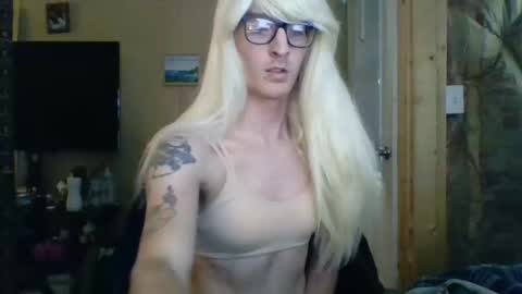 Snapshot of chrisvibess chatting on 13, 5, 2026 chrisvibess online show from 13, 5, 2026