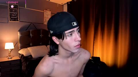 chrristopher77 online show from 16, 9, 2025