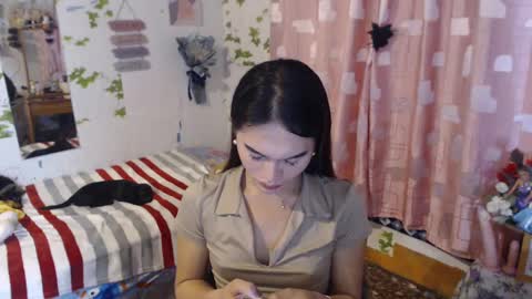 Snapshot of chrysadel chatting on 4, 2, 2025 Ur Suraya22 online show from 4, 2, 2025