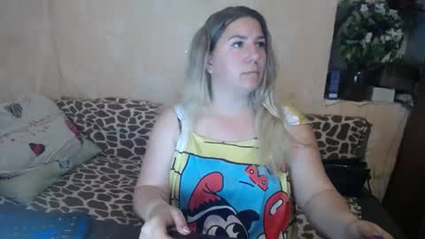 Snapshot of chrystalbella chatting on 15, 5, 2026 Diana online show from 15, 5, 2026