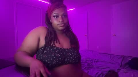 Snapshot of chubbeedweeb chatting on 17, 9, 2025 EmberEssence online show from 17, 9, 2025