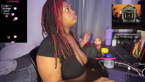 Snapshot of chubbeedweeb chatting on 13, 10, 2025 EmberEssence online show from 13, 10, 2025