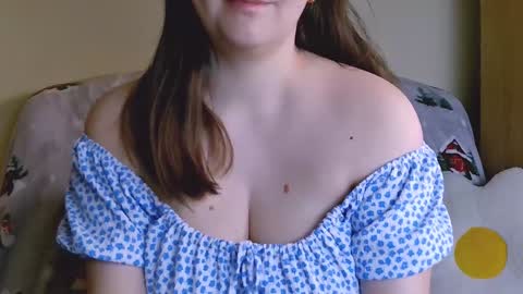 Snapshot of chubbymaia chatting on 2, 1, 2025 Maia online show from 2, 1, 2025