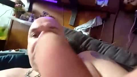 chubbyman43 online show from 4, 6, 2026