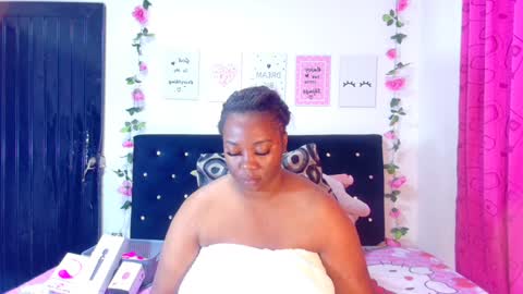 Snapshot of ciaraebonyxxx chatting on 17, 1, 2025 ciaraebonyxxx online show from 17, 1, 2025