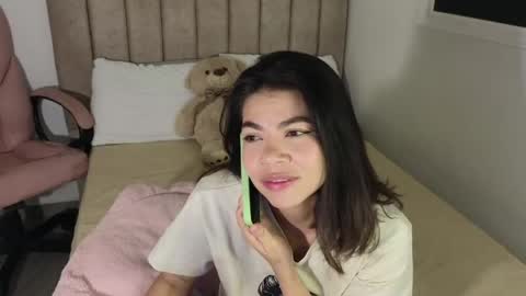 Snapshot of cielo_18d chatting on 15, 5, 2026 Mia online show from 15, 5, 2026