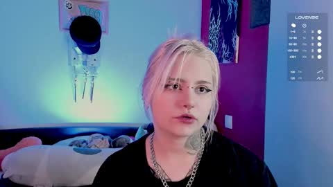 Snapshot of cigaretteduringsex chatting on 17, 10, 2025 Helen and Teya online show from 17, 10, 2025