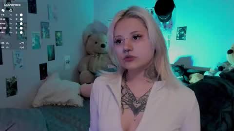 Snapshot of cigaretteduringsex chatting on 28, 10, 2025 Helen and Teya online show from 28, 10, 2025