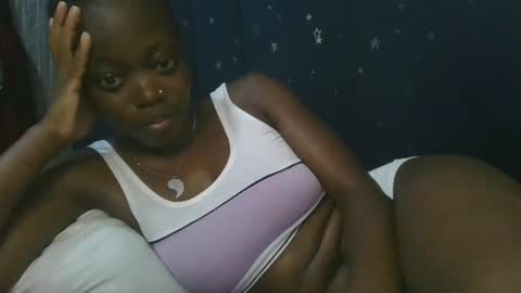 Snapshot of cilia_petite chatting on 6, 3, 2025 cilia petite online show from 6, 3, 2025