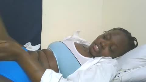 Snapshot of cilia_petite chatting on 15, 10, 2025 cilia petite online show from 15, 10, 2025