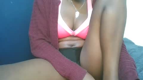 Snapshot of cilia_petite chatting on 29, 10, 2025 cilia petite online show from 29, 10, 2025