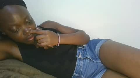 Snapshot of cilia_petite chatting on 14, 12, 2025 cilia petite online show from 14, 12, 2025