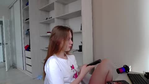 Snapshot of cindywood chatting on 6, 7, 2026 Cindy online show from 6, 7, 2026