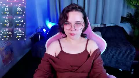 Snapshot of cinemagirl chatting on 17, 10, 2025 Lily online show from 17, 10, 2025