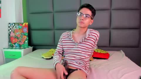 Snapshot of cinnamon_boyx chatting on 7, 3, 2025 Cinna Boy online show from 7, 3, 2025