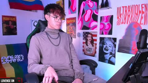 David     Independent Model online show from 29, 12, 2024