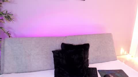 Snapshot of cinnamon_kyla chatting on 25, 1, 2025 cinnamon_kyla online show from 25, 1, 2025