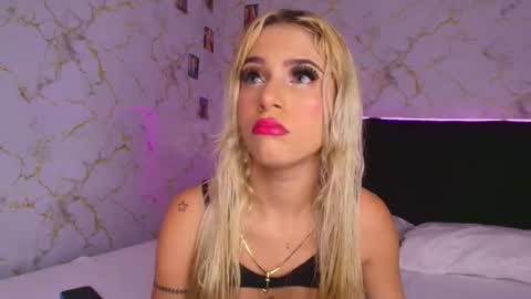 Snapshot of cinniaa_ chatting on 25, 6, 2026 cinniaa online show from 25, 6, 2026