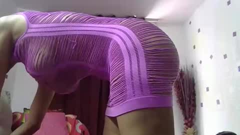 Snapshot of cinthia2525 chatting on 26, 9, 2025 cinthia2525 online show from 26, 9, 2025