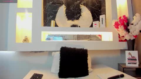 Cinthya  online show from 15, 10, 2025