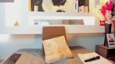 Cinthya  online show from 30, 10, 2025