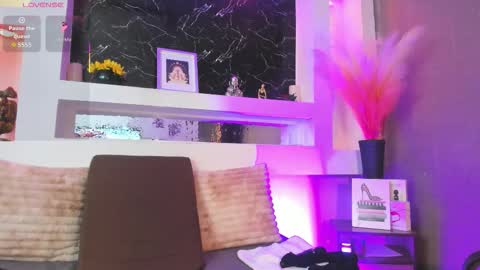 Cinthya  online show from 30, 3, 2026