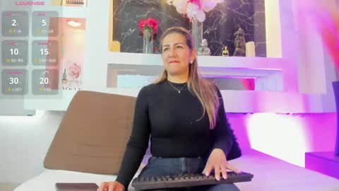 Cinthya  online show from 21, 4, 2026