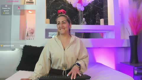 Cinthya  online show from 30, 5, 2026