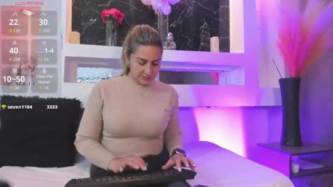 Cinthya  online show from 4, 6, 2026