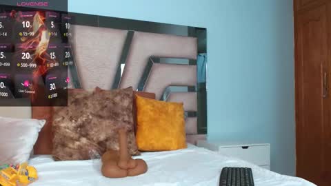 Snapshot of cintia_hills chatting on 9, 2, 2025 Cintia Hills online show from 9, 2, 2025