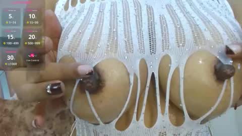 Snapshot of cintia_hills chatting on 12, 11, 2025 Cintia Hills online show from 12, 11, 2025