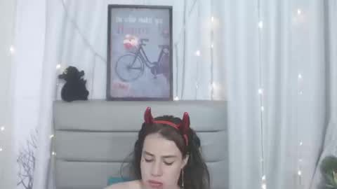 Snapshot of cintia_leon chatting on 18, 10, 2025 cintia_leon online show from 18, 10, 2025