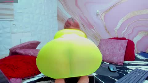Snapshot of cintiagreyx chatting on 8, 1, 2025  CINTIA  online show from 8, 1, 2025