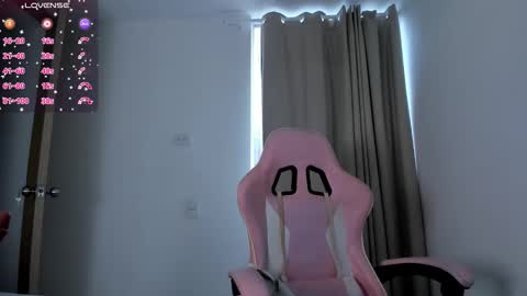 Snapshot of circe_l chatting on 12, 10, 2025 Paulina online show from 12, 10, 2025