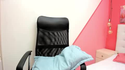 Snapshot of claire_aristizabal chatting on 25, 1, 2025 claire aristizabal online show from 25, 1, 2025