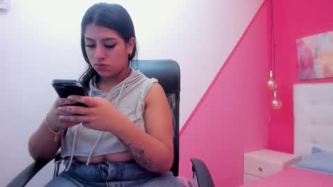 Snapshot of claire_aristizabal chatting on 26, 1, 2025 claire aristizabal online show from 26, 1, 2025