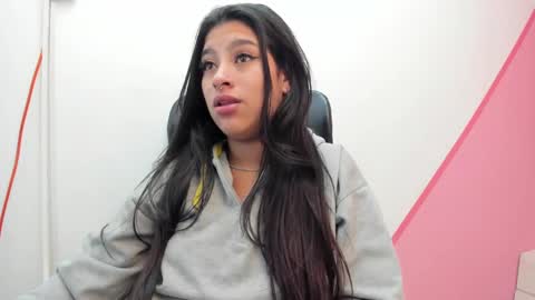 Snapshot of claire_aristizabal chatting on 14, 2, 2025 claire aristizabal online show from 14, 2, 2025