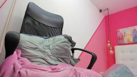 Snapshot of claire_aristizabal chatting on 20, 2, 2025 claire aristizabal online show from 20, 2, 2025