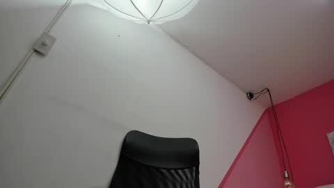 Snapshot of claire_aristizabal chatting on 5, 3, 2025 claire aristizabal online show from 5, 3, 2025