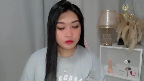 Snapshot of claire_wntr chatting on 17, 5, 2026 CLAIRE online show from 17, 5, 2026
