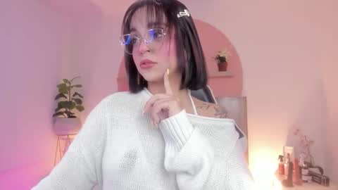 C L A R A online show from 25, 3, 2026